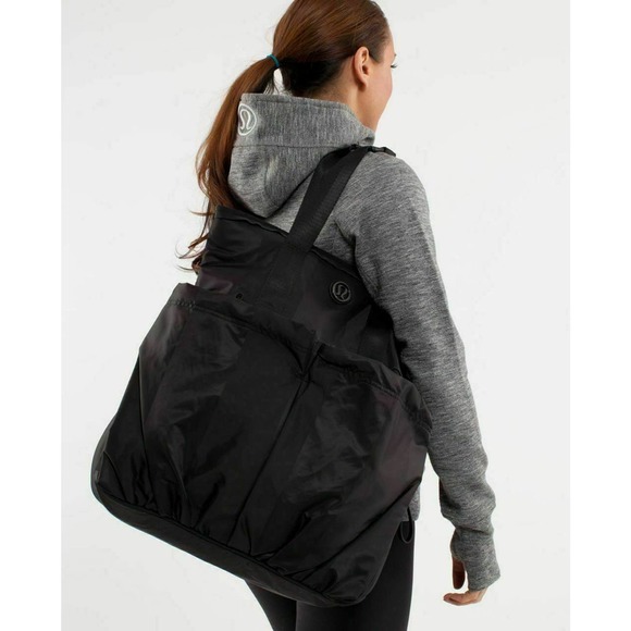 lululemon athletica Handbags - LULULEMON Flow and Go Gym Yoga Black Shoulder Crossbody Tote Bag Purse in Black